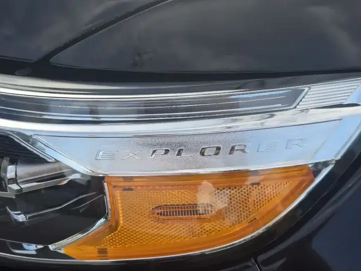 Ford Explorer 2023 photo 4
