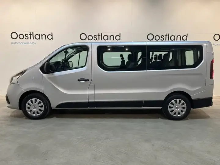 Renault Trafic 2019 photo 2