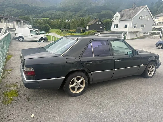 Mercedes-Benz E300 1991 photo 4