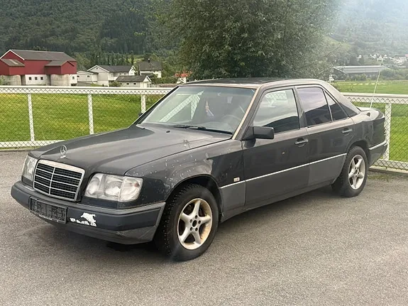 Mercedes-Benz E300