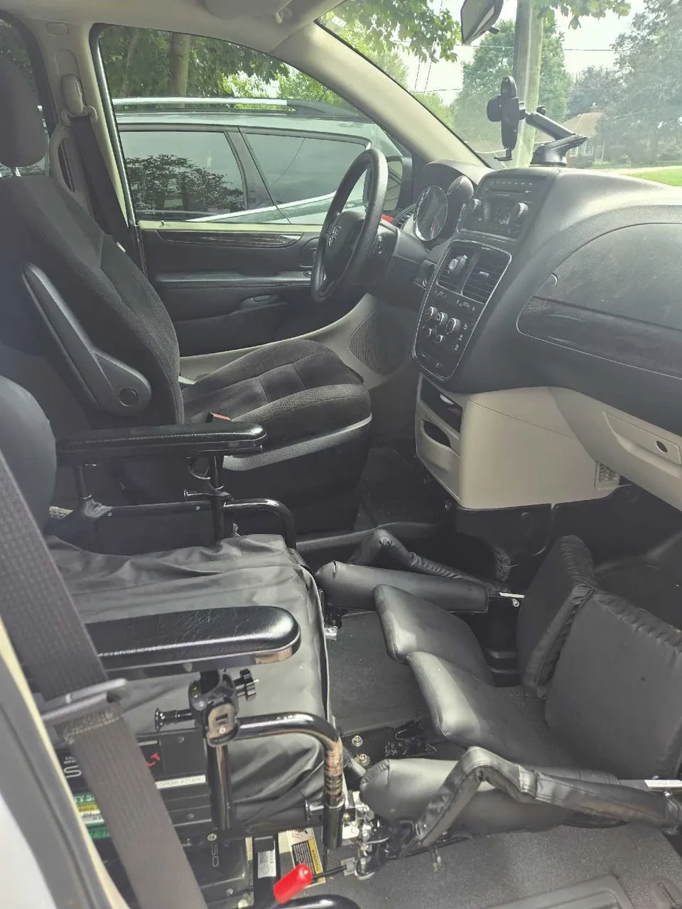 Dodge Caravan 2015 photo 2