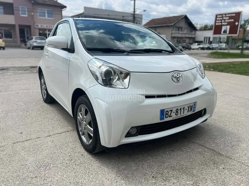 Toyota Iq 2011 photo 5