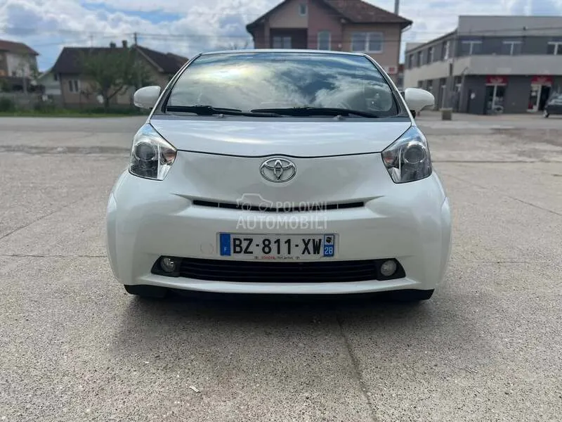 Toyota Iq 2011 photo 3