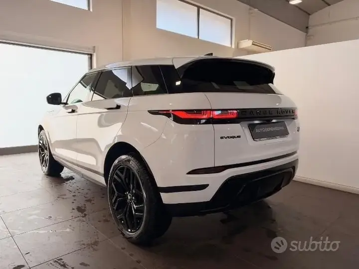 Land Rover Evoque 2022 photo 3