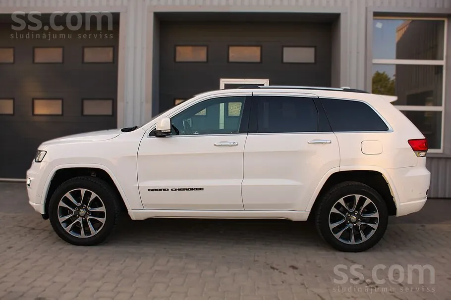 Jeep Grand Cherokee 2021 photo 3