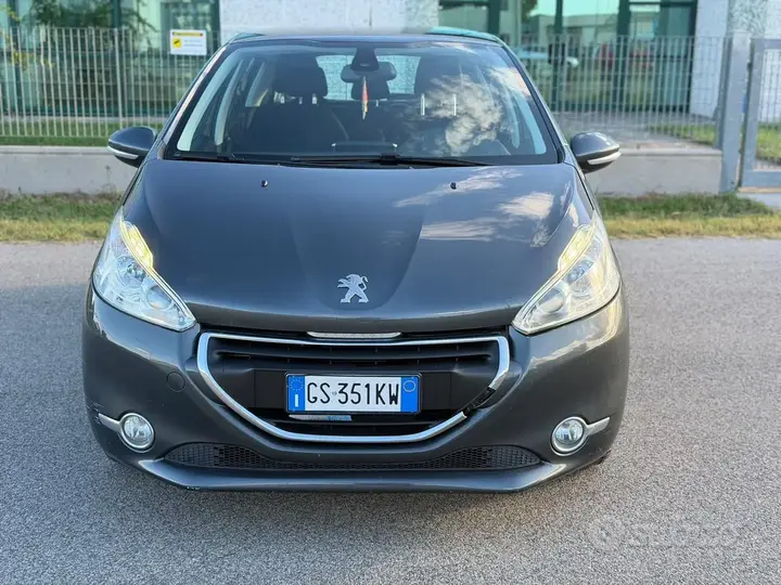 Peugeot 208 2014 photo 3