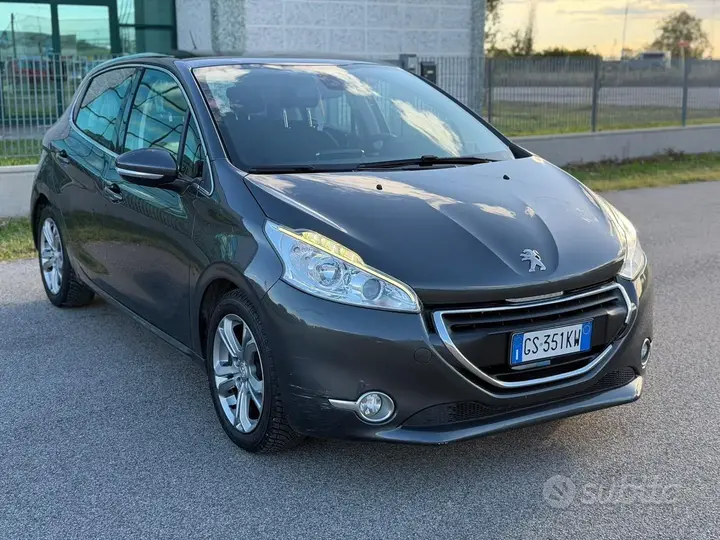 Peugeot 208 2014 photo 2