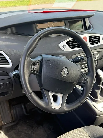 Renault Scenic Iii 2010 photo 3