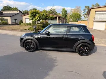 Mini One 2018 photo 2