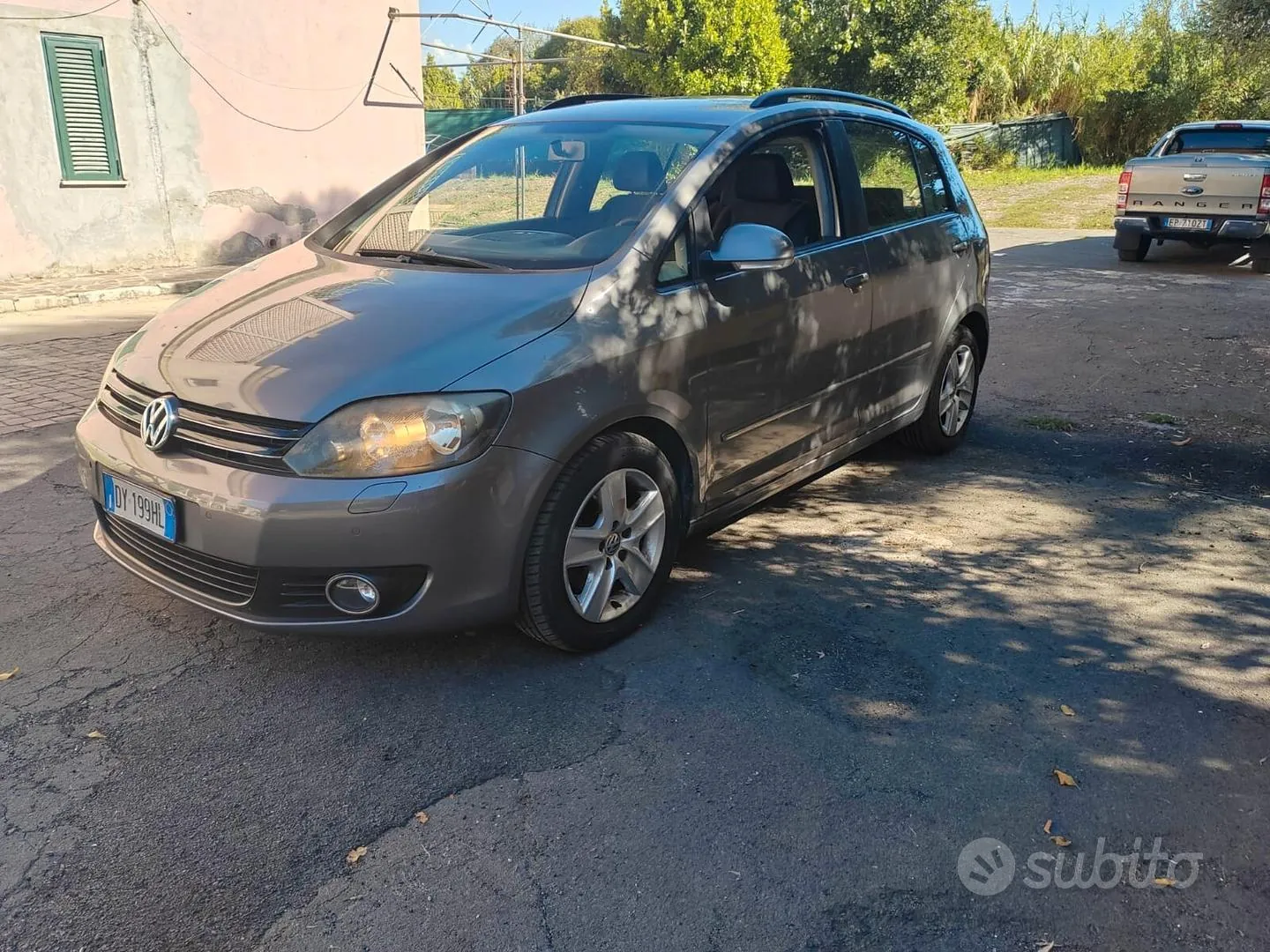 Volkswagen Golf 2010 photo 2