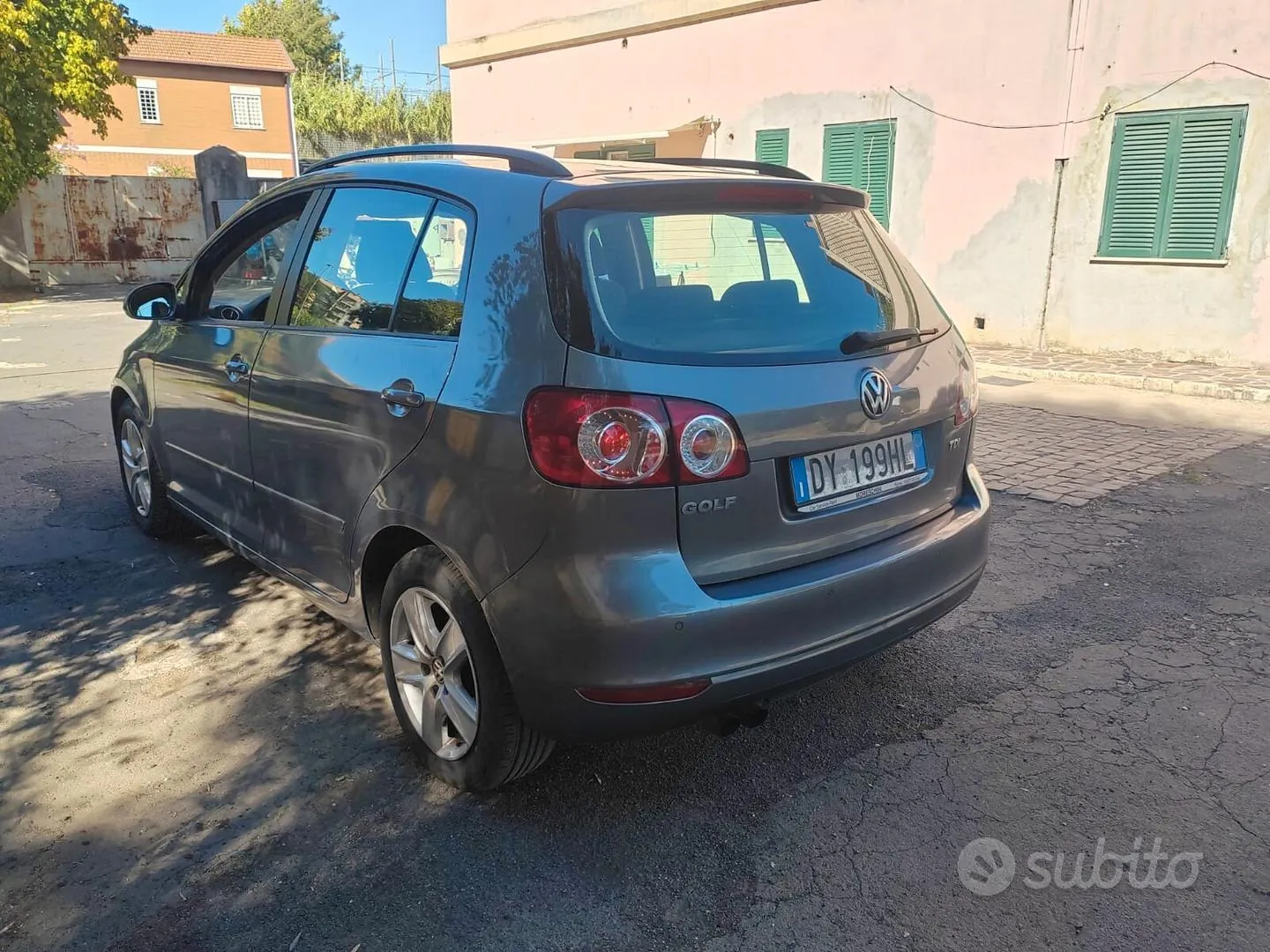 Volkswagen Golf 2010 photo 4