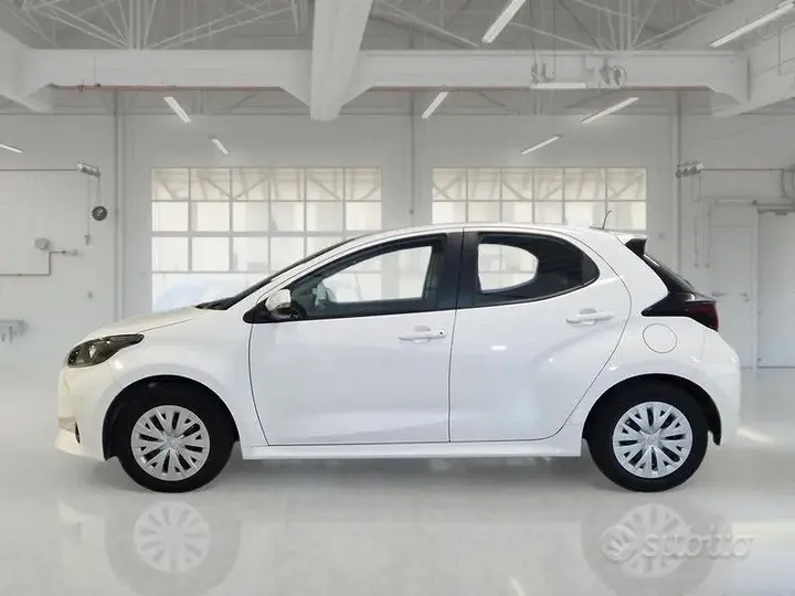 Toyota Yaris 2024 photo 5