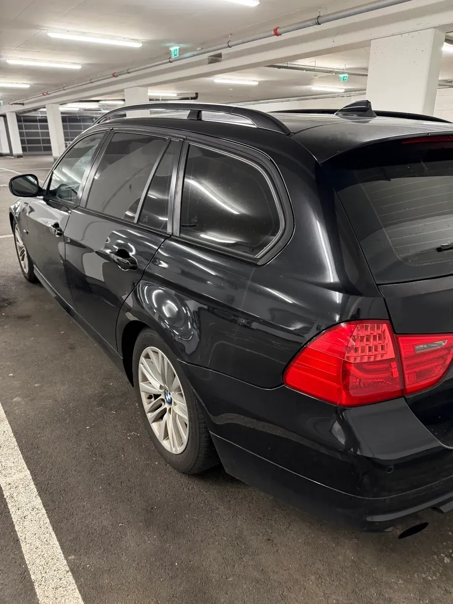 BMW 3 Series 2009 photo 3