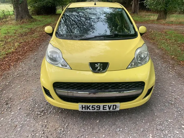 Peugeot 107 2010 photo 2