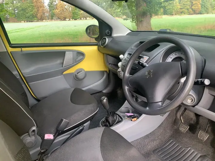 Peugeot 107 2010 photo 4