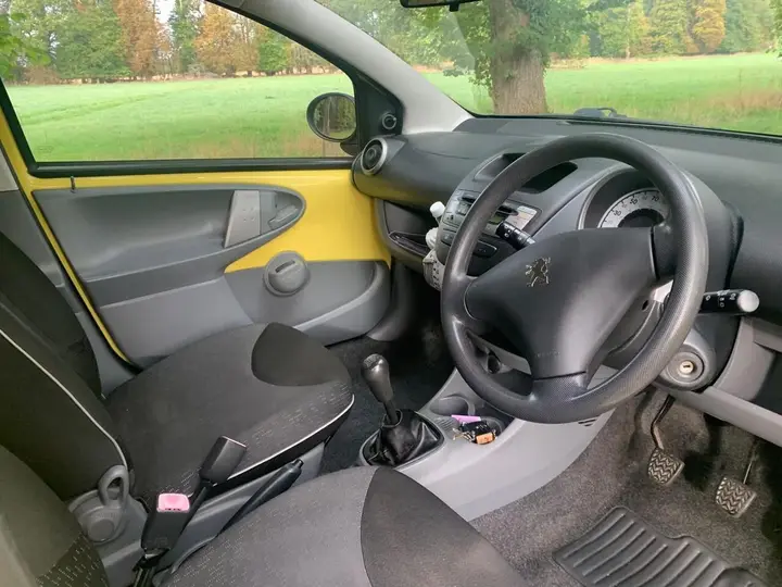 Peugeot 107 2010 photo 5
