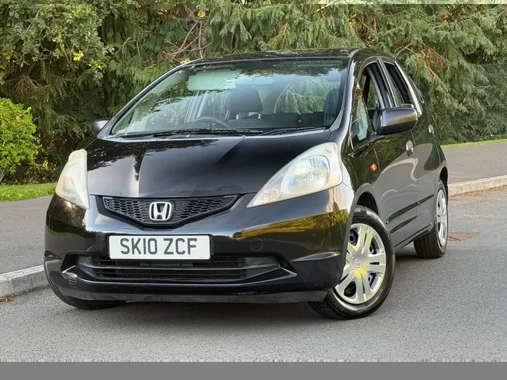 Honda Jazz 2010 photo 2