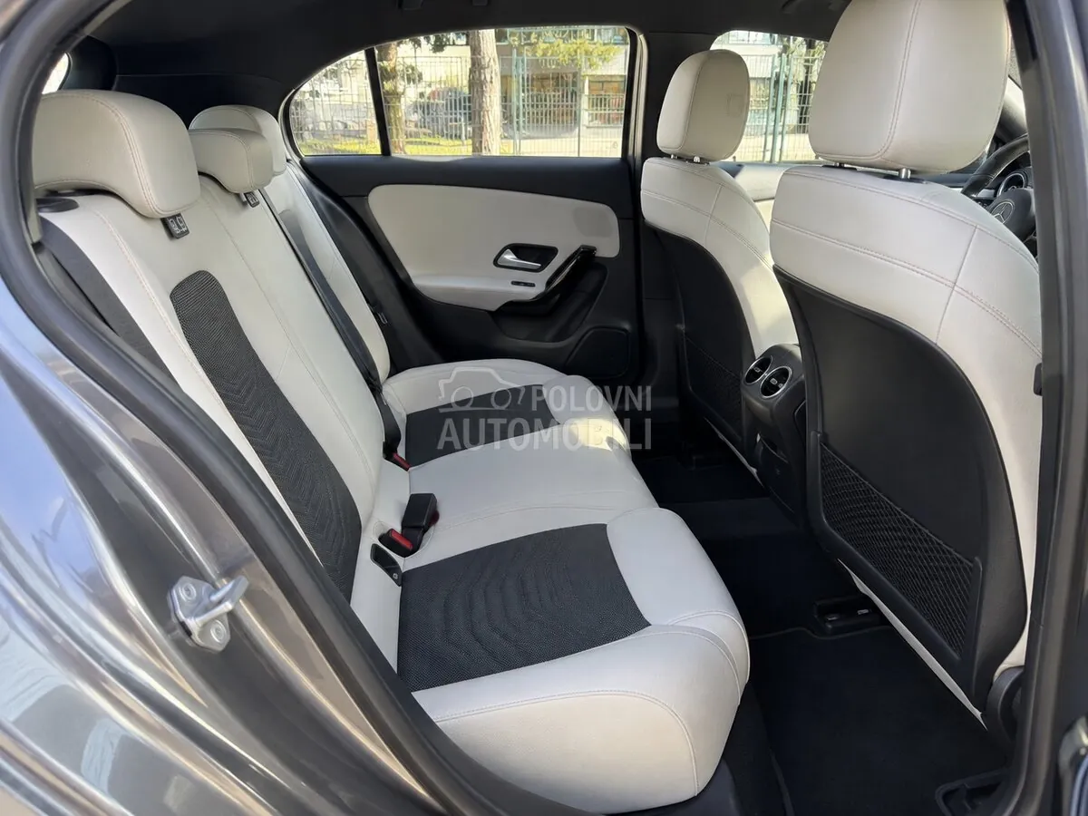 Mercedes-Benz A180 2018 photo 3