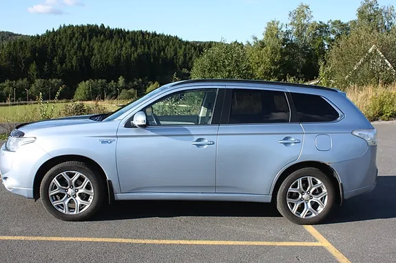 Mitsubishi Outlander 2014 photo 2