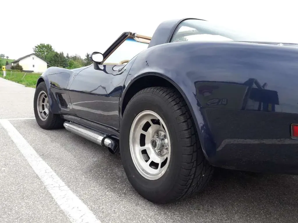 Chevrolet Corvette 1981 photo 3