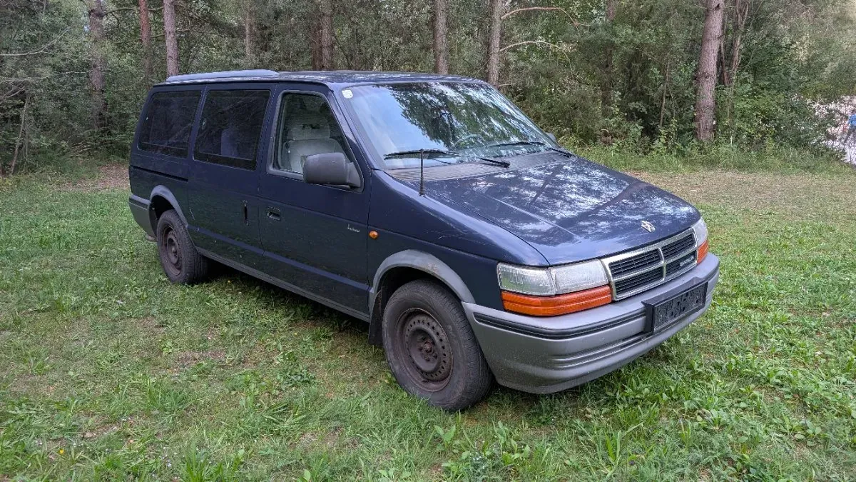Chrysler Voyager 1995 photo 2