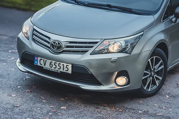 Toyota Avensis 2012 photo 5