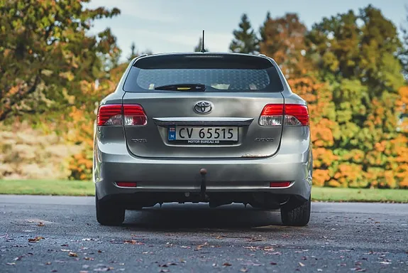 Toyota Avensis 2012 photo 3