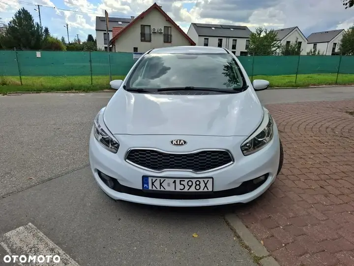 Kia Ceed 2013 photo 3
