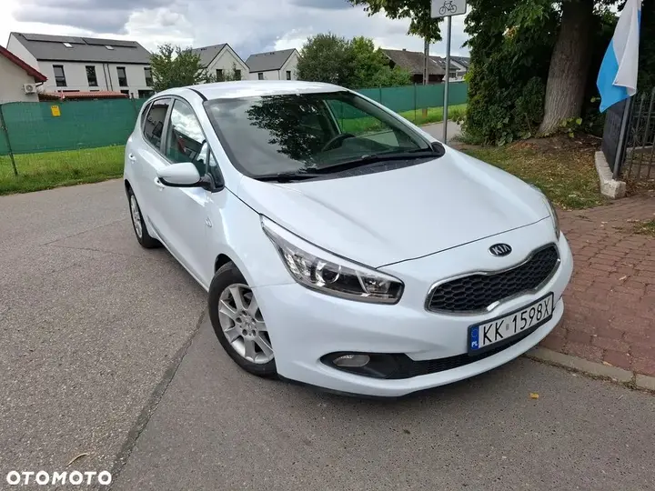 Kia Ceed 2013 photo 2