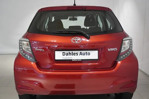 Toyota Yaris 2014 photo 5