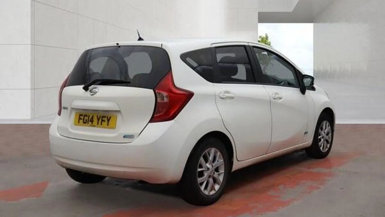 Nissan Note 2014 photo 4