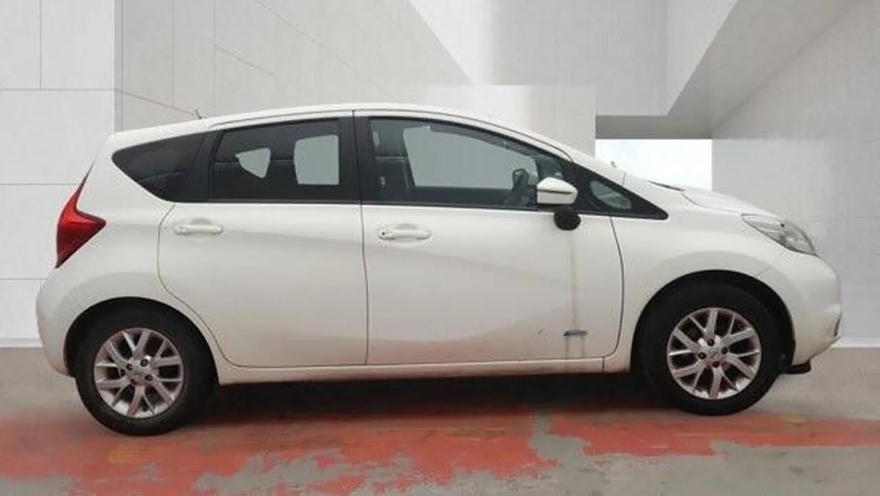Nissan Note 2014 photo 3