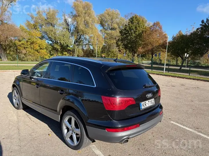 Audi Q7 2013 photo 4