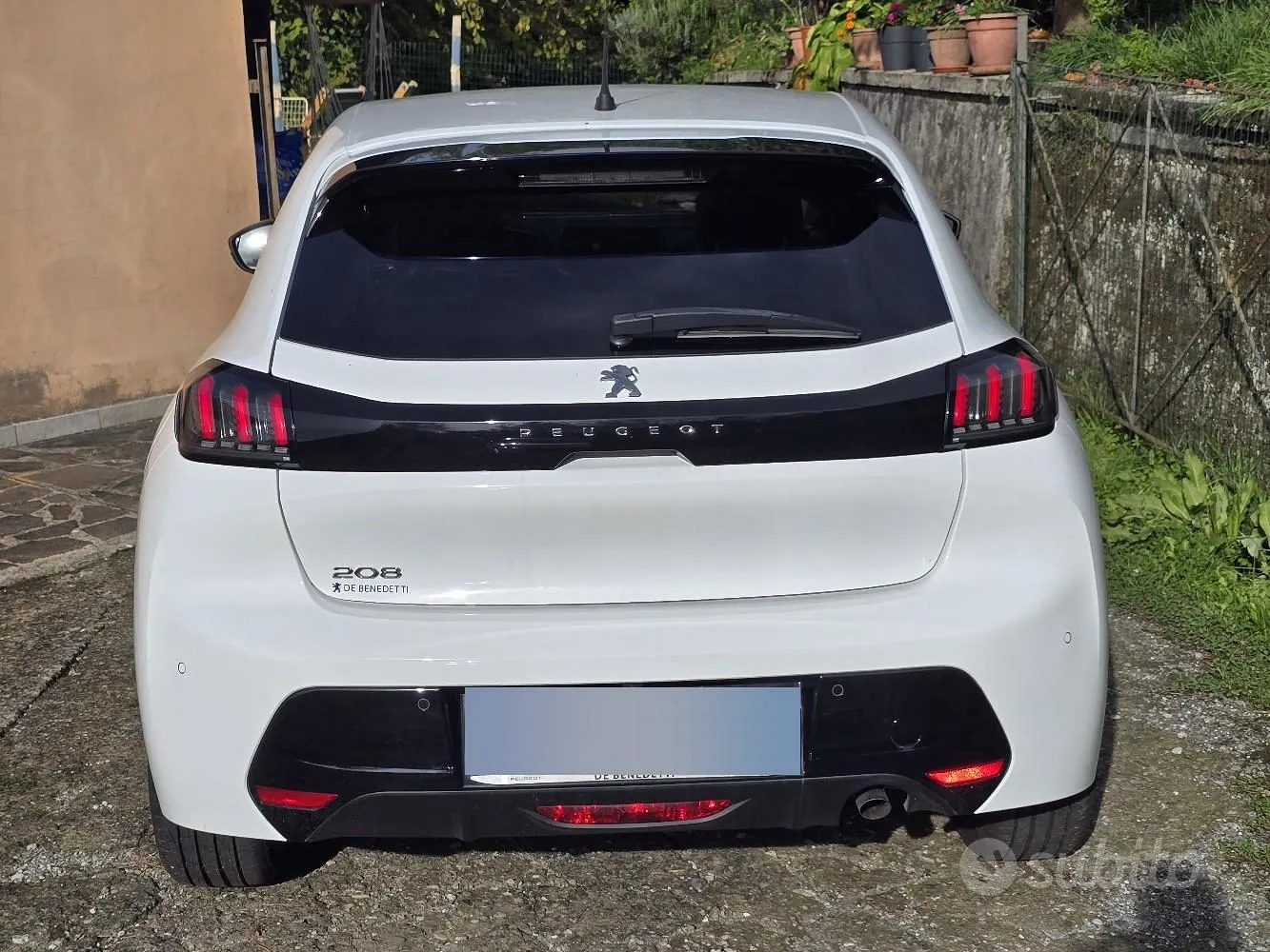Peugeot 208 2023 photo 2