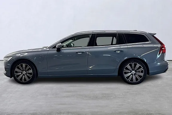Volvo V60 2022 photo 2