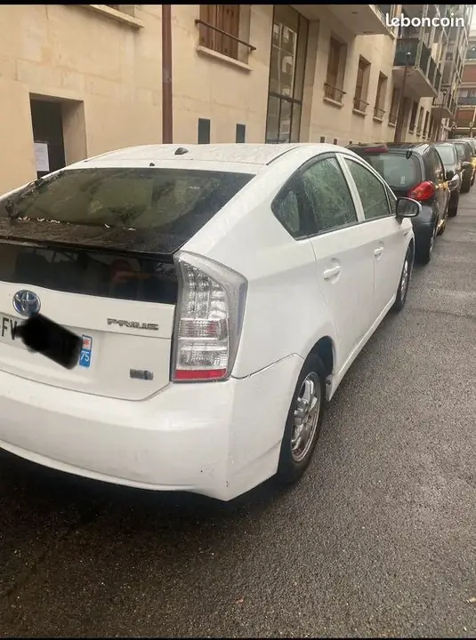 Toyota Prius 2011 photo 3