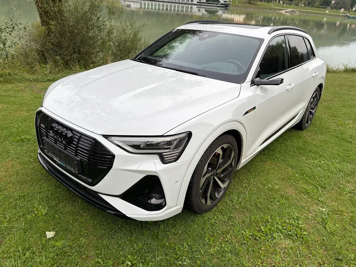 Audi E-Tron 2021 photo 2