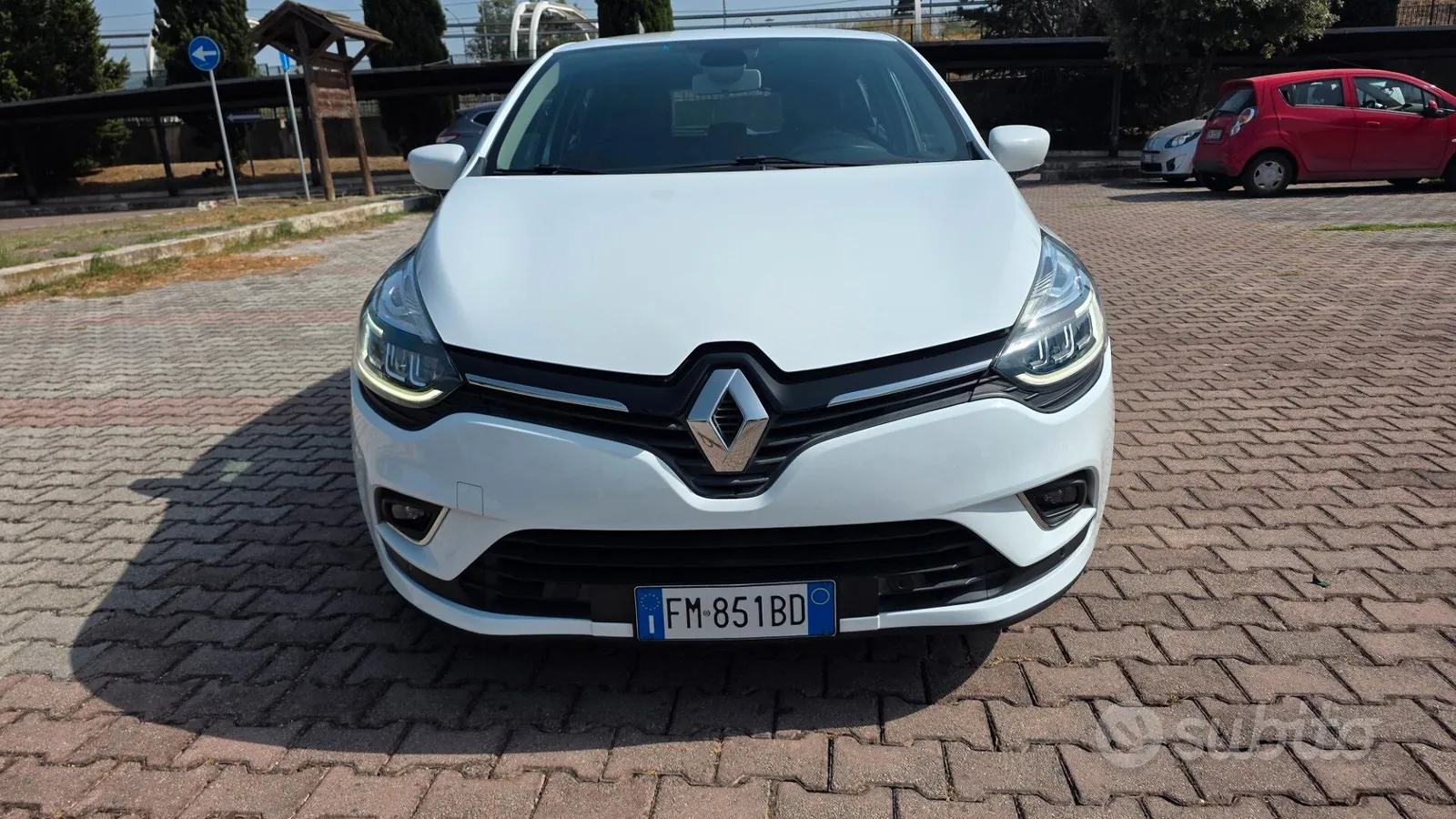 Renault Clio 2017 photo 2