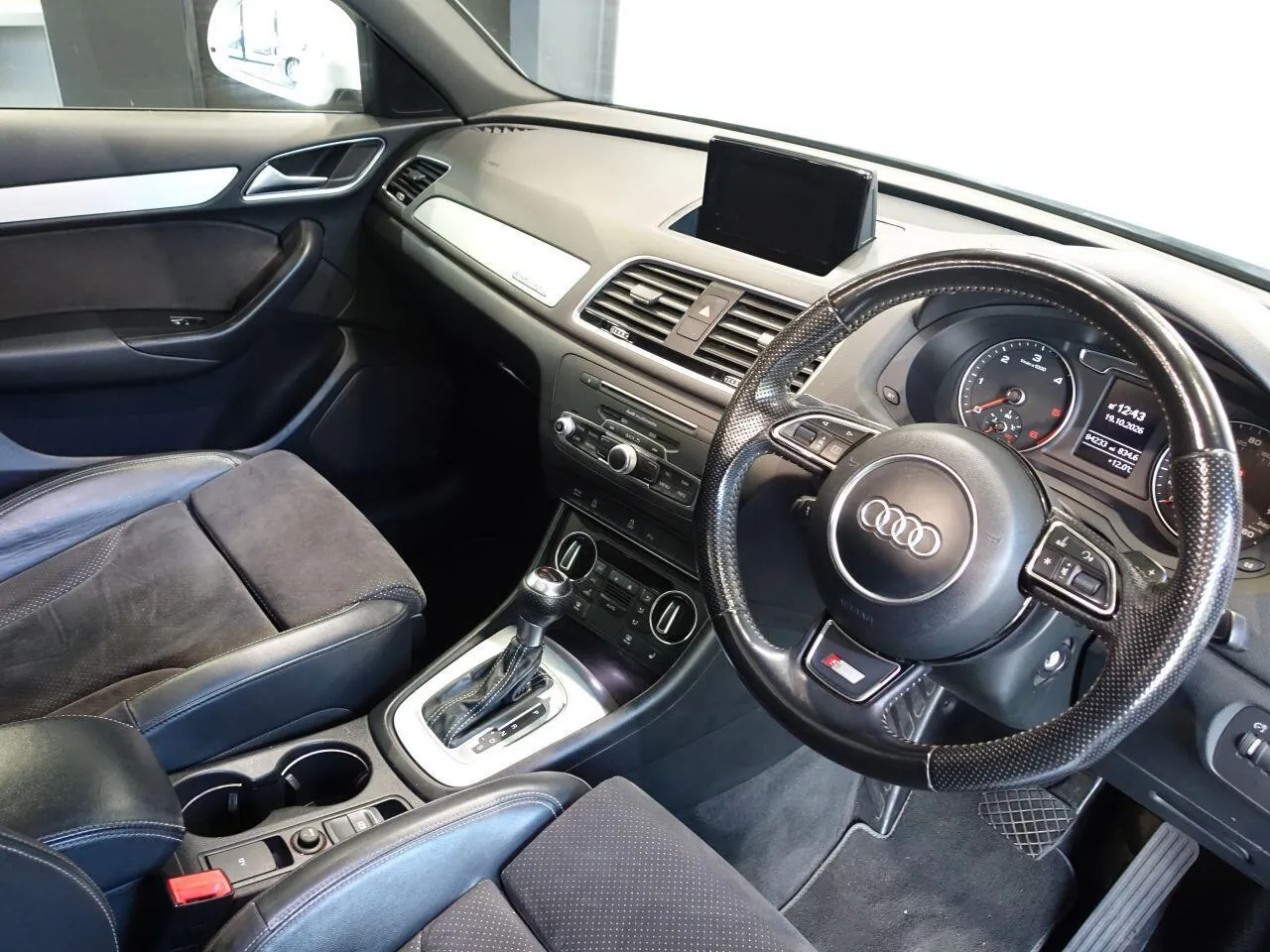 Audi Q3 2016 photo 3