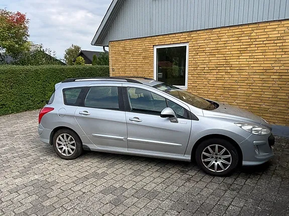 Peugeot 308 2010 photo 5