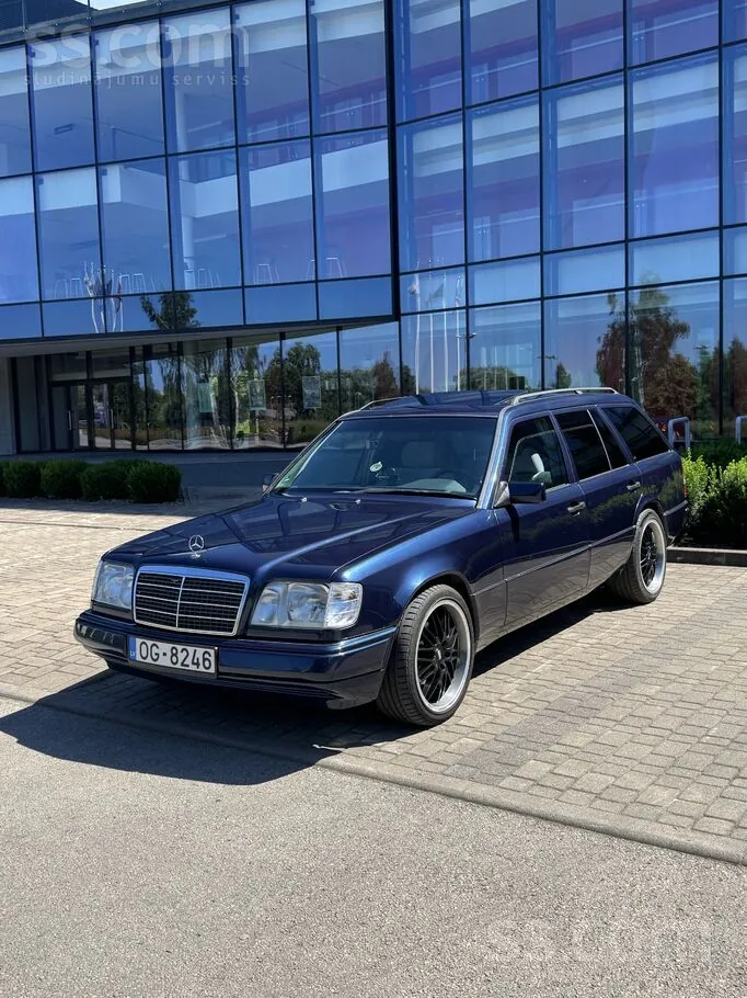 Mercedes-Benz E220