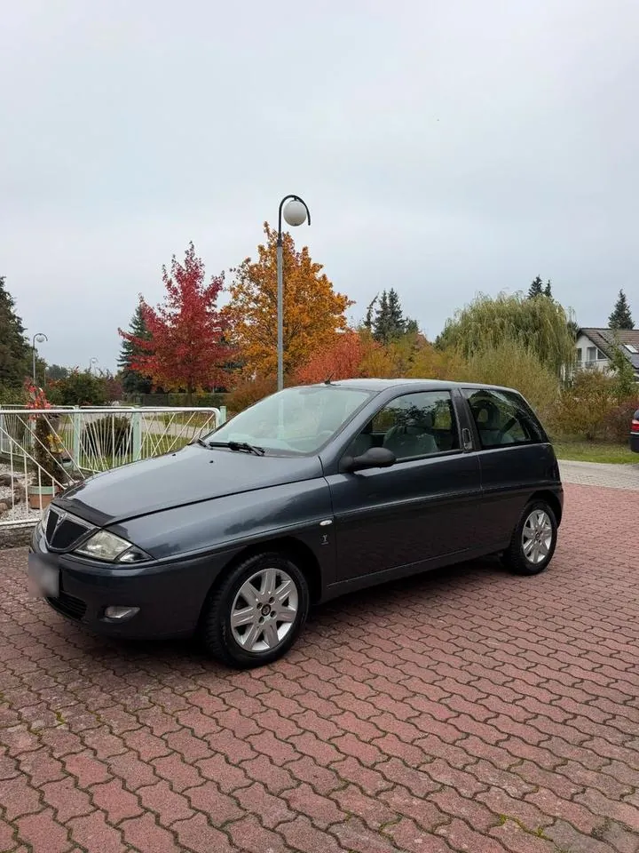 Lancia Ypsilon