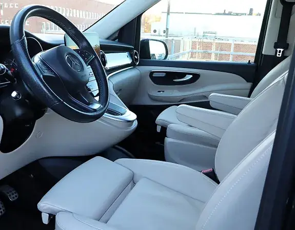 Mercedes-Benz V 300 2023 photo 5