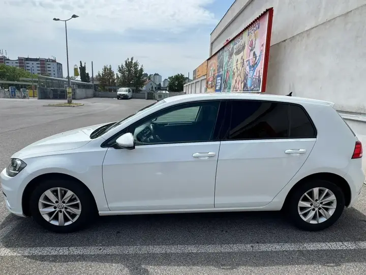 Volkswagen Golf 2019 photo 2
