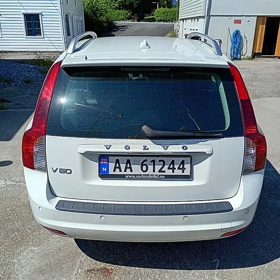Volvo V50 2012 photo 3