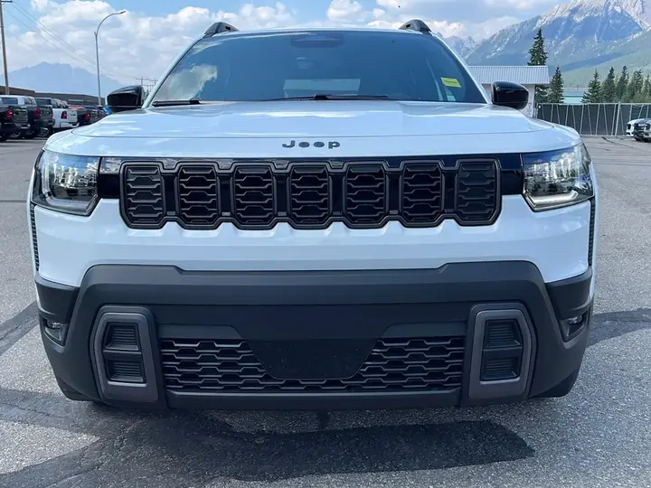 Jeep Cherokee 2026 photo 2