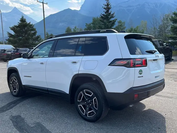 Jeep Cherokee 2026 photo 5