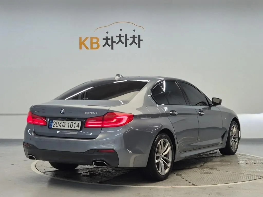 BMW 5 Series 2017 photo 3