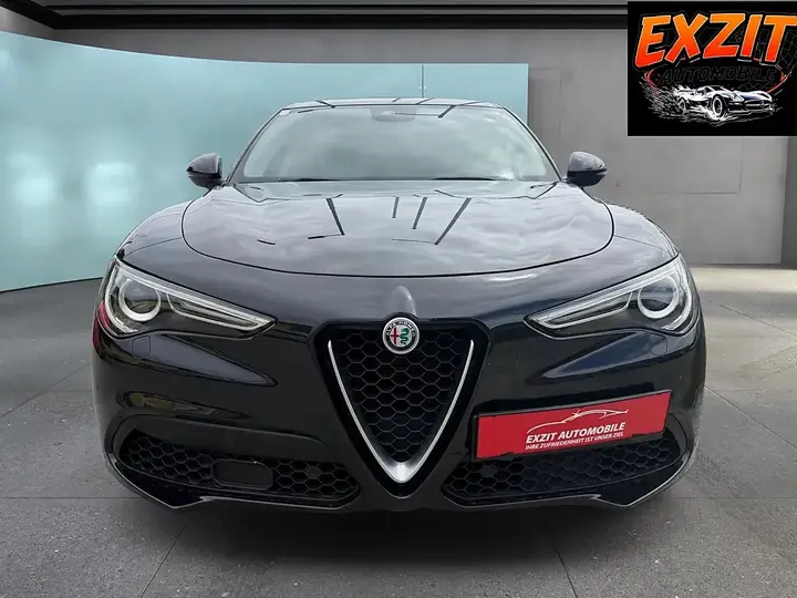 Alfa Romeo Stelvio 2017 photo 2