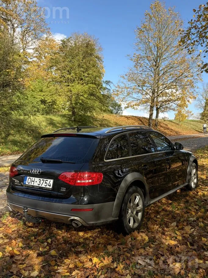 Audi A4 2010 photo 4